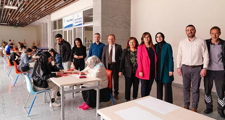 Bayburt Üniversitesi, aileleri sanatla buluşturdu