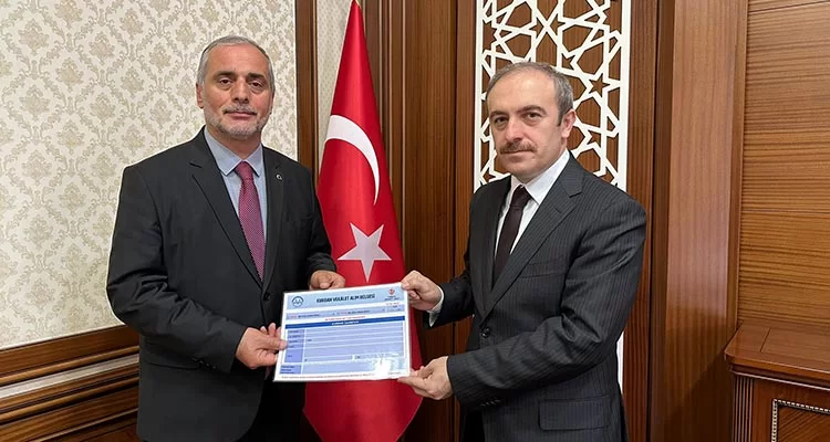 Bayburt Valisi Cüneyt Epcim Kurban vekaletini TDV'ye bağışladı