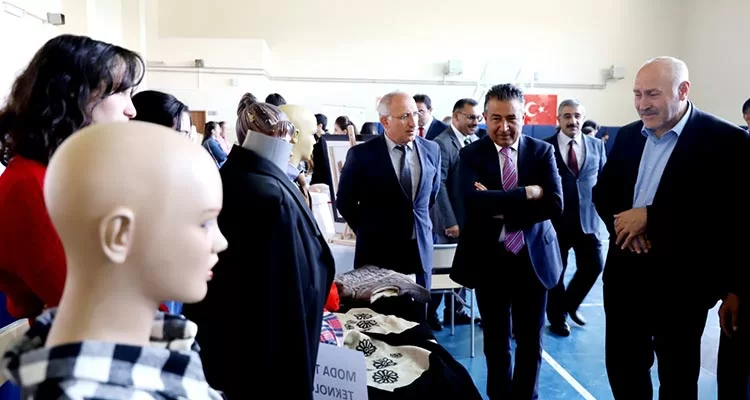 Bayburt’ta Geleneksel Yıl Sonu Mesleki Tanıtım Etkinlikleri
