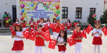 Kır çiçekleri Anaokulunda yılsonu programı