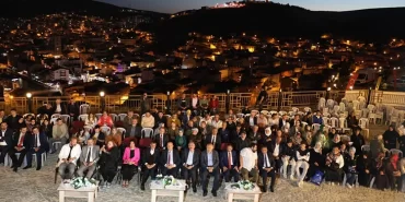 Bayburt Kalesi'nin Tarihi Atmosferinde Şair Zihni Şiir Gecesi