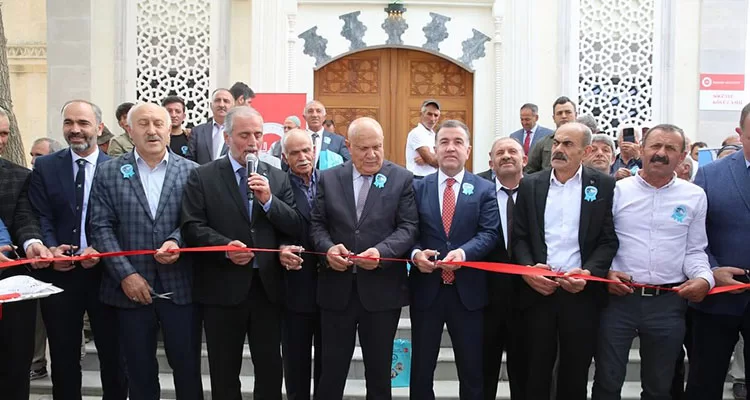 Bayburt Söğütlü Köyü Camii İbadete Açıldı