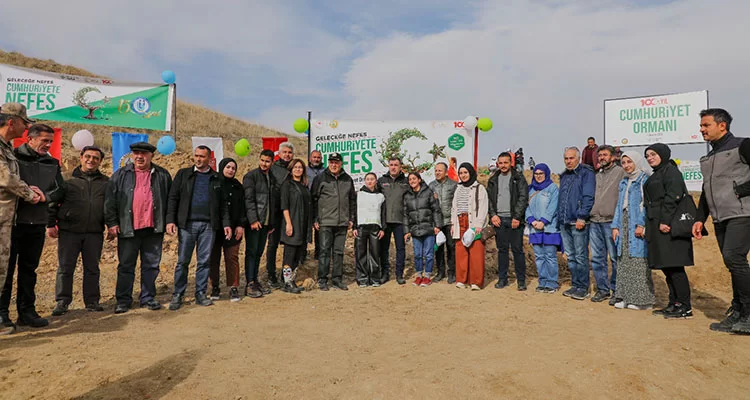 Bayburt Üniversitesi’nde 2023 Fidan Toprakla Buluştu