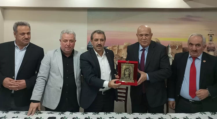 Başkan Pekmezci, Kültür ve yardım derneğini ziyaret etti