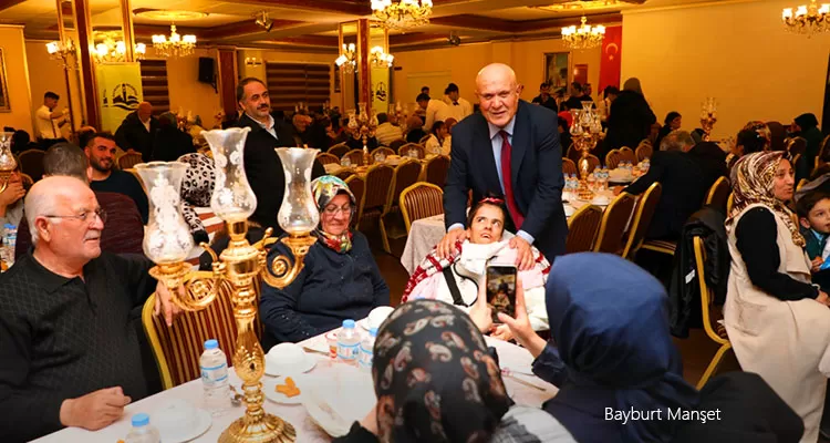 Başkan Pekmezci Engelli Vatandaşlar ve Yetim Çocuklarla İftar Sofrasında Buluştu