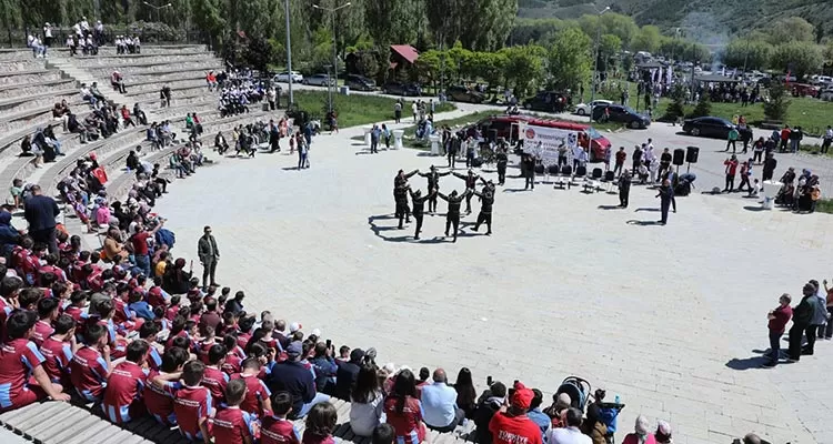 Trabzonspor Bayburt Futbol Okulu Açıldı!