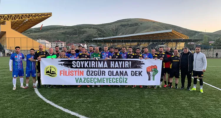 Bayburt Belediyesi Futbol Takımı'ndan Filistin'e Anlamlı Destek