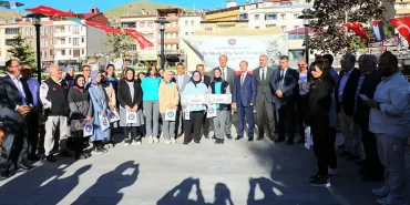 Bayburt'ta Bir Bilenle Bilge Nesil Projesi Ödül Töreni ile Gençler Ödüllendirildi