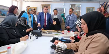 Bayburt'ta Hayat Boyu Öğrenme Haftası'nda Yıl Sonu Sergisi Açıldı