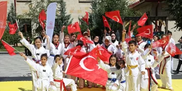 Bayburt'ta Yaz Spor Okulları Açıldı! Renkli Gösterilerle Heyecan Doruktaydı