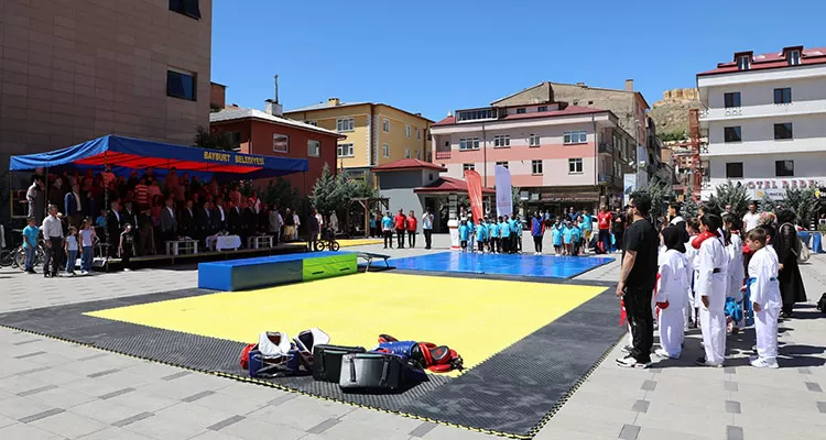 Bayburt'ta Yaz Spor Okulları Açıldı! Renkli Gösterilerle Heyecan Doruktaydı