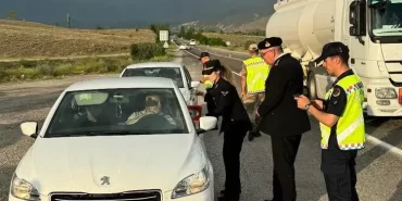 Gümüşhane'de Trafik Jandarma'dan Bayram Trafiği Uyarısı, Yola Odaklan, Yolun Sonu Bayram Olsun!