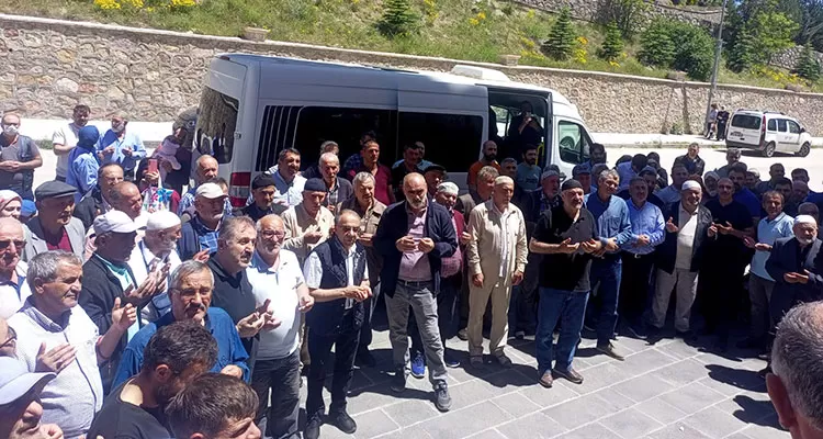 Hacı Adayları Bayburt'tan Dualarla Uğurlandı