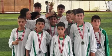 Hafızlar Sahada Ter Döktü, Erdem Beyazıt Kur'an Kursu Futbol Turnuvasında Şampiyon!