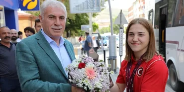 Bayburtlu Beyzanur Akkuş Avrupa Şampiyonu Oldu! Baba Ocağında Coşkuyla Karşılandı