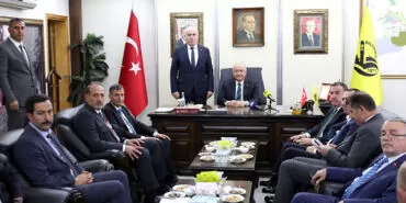 Bakan Yaşar Güler, Bayburt Belediyesini Ziyaret Etti