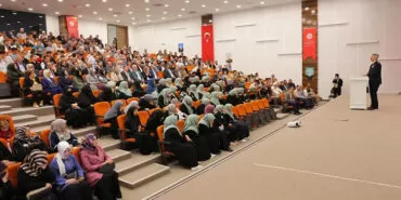 Bayburt'ta Peygamberimiz ve Şahsiyet İnşası Konulu Konferans Düzenledi