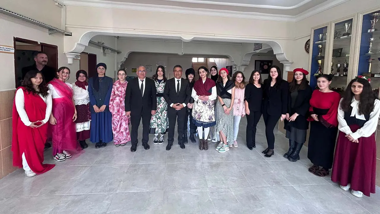 Bayburt Rekabet Kurumu Kız Anadolu Lisesi, Farklı Kültürleri Bir Araya Getirdi