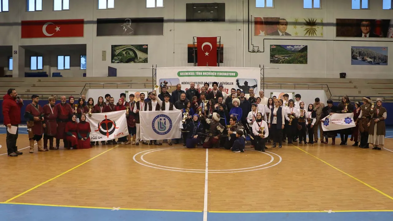 Bayburt Üniversitesi Okçuları Karadeniz'de Şampiyon