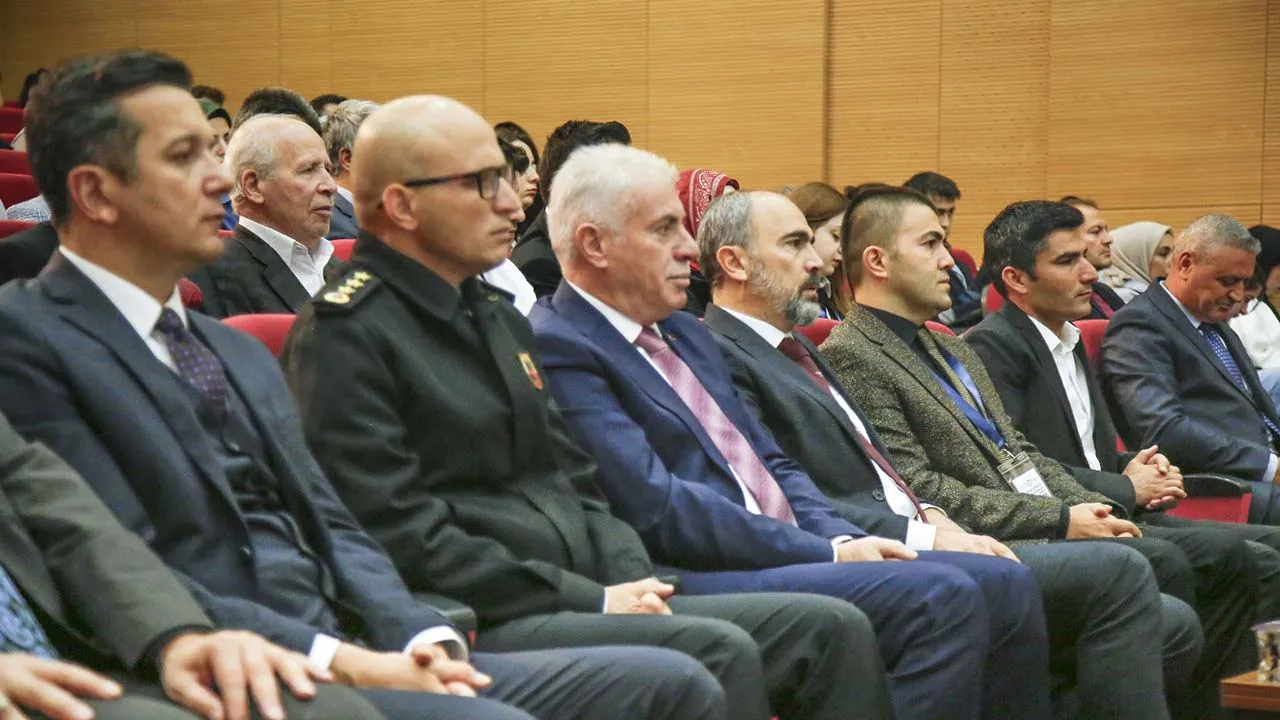 Bayburt'ta 2. Dede Korkut Eğitim Araştırmaları Sempozyumu Başladı
