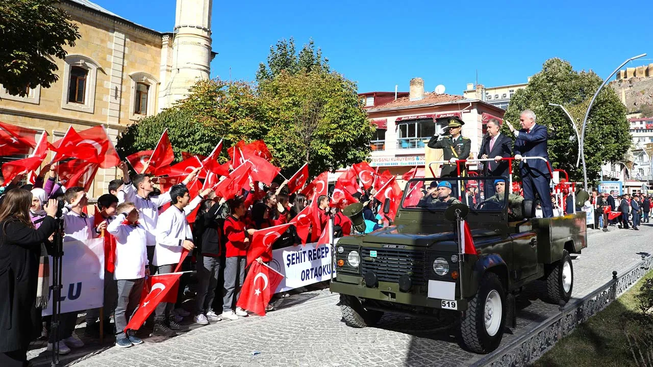 Bayburt'ta 29 Ekim Cumhuriyet Bayramı Coşkusu