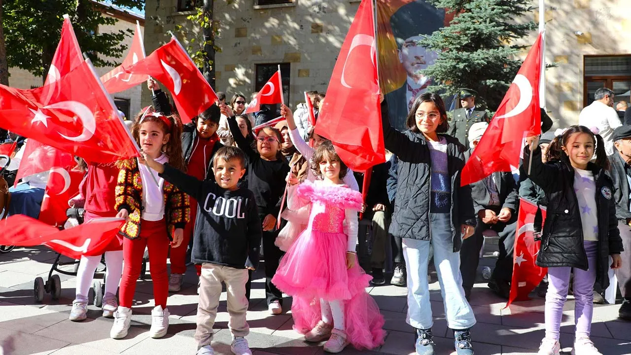 Bayburt'ta 29 Ekim Cumhuriyet Bayramı Coşkusu