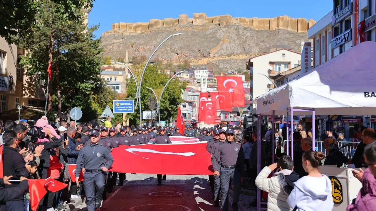 Bayburt'ta 29 Ekim Cumhuriyet Bayramı Coşkusu