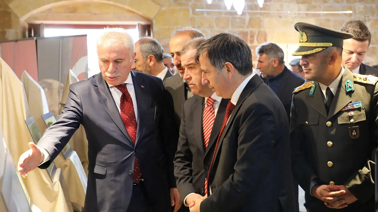 Bayburt'ta Cumhuriyet Konulu Resim Sergisi Açıldı