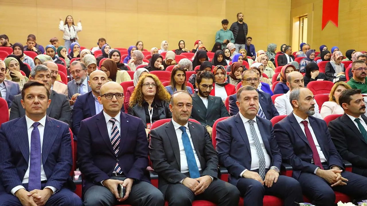 Bayburt'ta Filistin Mücadelesi'nde Türkiye'nin Kamu Diplomasisi Konuşuldu
