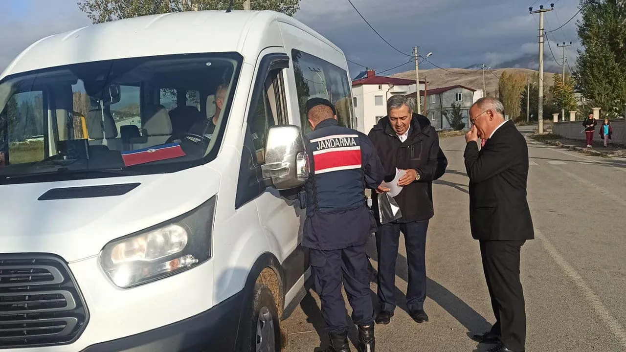Bayburt'ta Öğrenci Güvenliği Ön Planda: Taşımalı Eğitim Servislerine Denetim