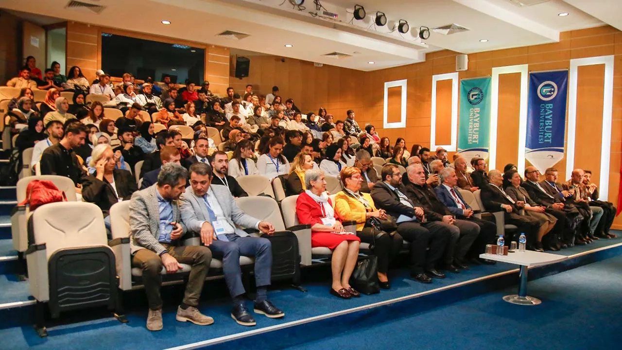 Bayburt'ta Yaşlı Sağlığı ve Yapay Zeka: Önemli Sağlık Sempozyumu Başladı