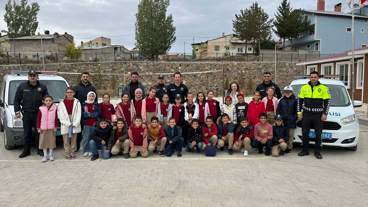 Bayburt'un Aydıntepe İlçesinde Minik Sürücüler Trafiği Keşfediyor
