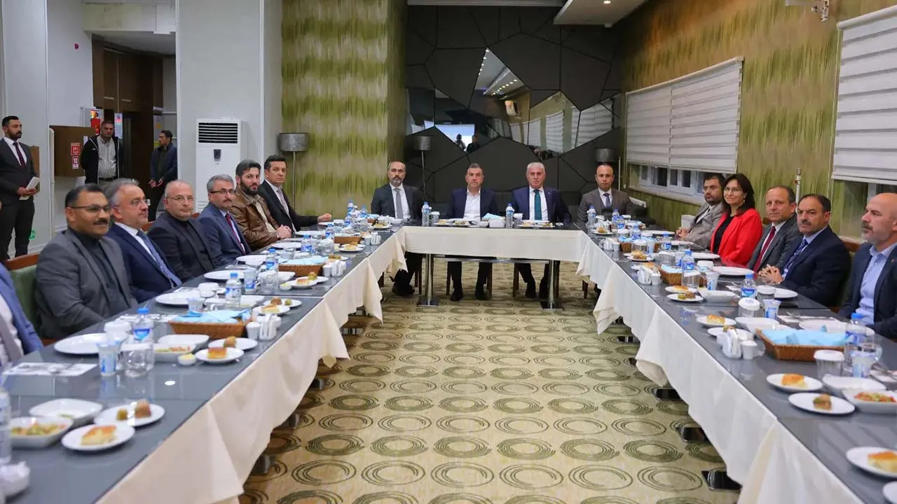 Eğitimde Mükemmeliyet Hedefi: Bayburt Üniversitesi Danışma Kurulu Toplantısı Detayları