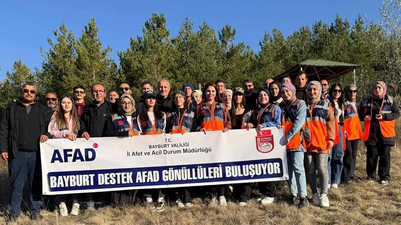 Bayburt'ta AFAD Gönüllüleri Aslandağı'nda Bir Araya Geldi