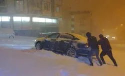 Bayburt'ta Kar Yağışı ve Şiddetli Fırtına Hayatı Felç Etti! Video
