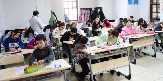 1300 öğrenciye ücretsiz deneme sınavı yapıldı