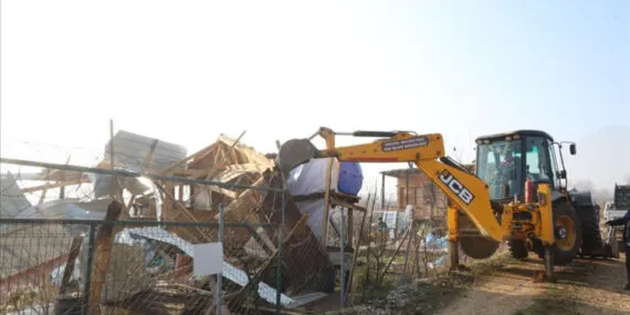 Bursa İnegöl'de kaçak yapılar ortadan kaldırılıyor