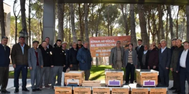 2 Bin Arı Kovanı Üreticiyle Buluştu