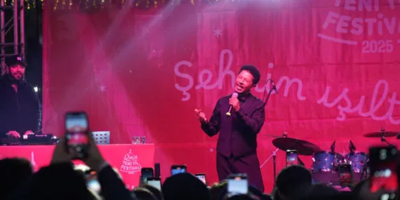 İzmir'de Mansur Ark rüzgârı