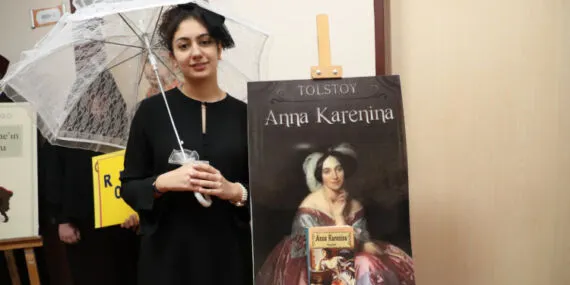 Sakarya'da lise öğrencileri 40 roman kahramanına hayat verdi