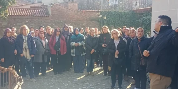 56 kişilik kadın Kafilesi Salihli’yi adım adım gezdi