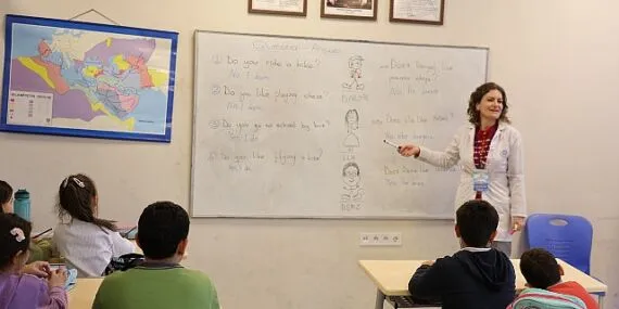 Başkan Çerçioğlu’nun Etkinlikleriyle Aydınlılar İngilizce Öğreniyor