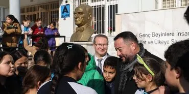 Başkan Turan çocukların yeni yıl sevincine ortak oldu