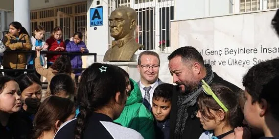 Başkan Turan çocukların yeni yıl sevincine ortak oldu