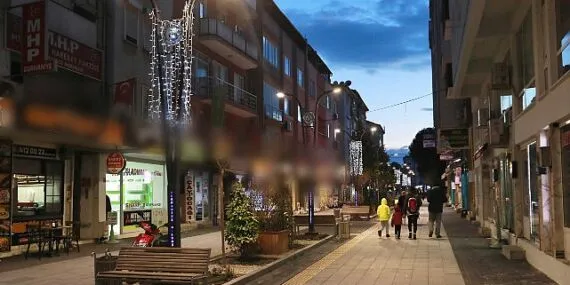 Burhaniye, yeni yıla ışıl ışıl giriyor