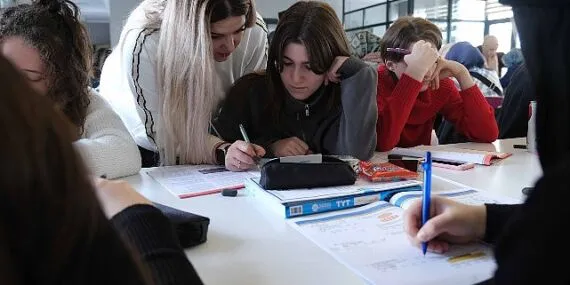 Büyükşehir’den gençlere başarı ve motivasyon kampı;  Akademi Lise öğrencileri TYT için kampa girdi