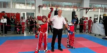 Canikli Sporculardan Gövde Gösterisi
