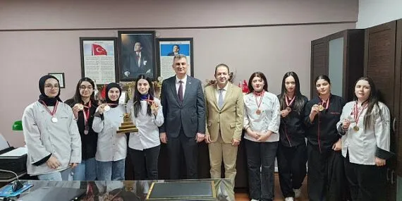 Gölcüklü Lise Öğrencilerinden Büyük Başarı