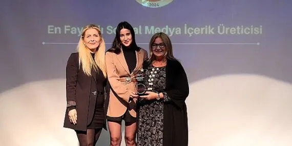İzmir Art “Yılın En Faydalı İçerik Üreticisi” seçildi
