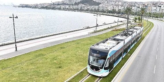 İzmir Büyükşehir Belediyesi Toplu ulaşıma yılbaşı ayarı